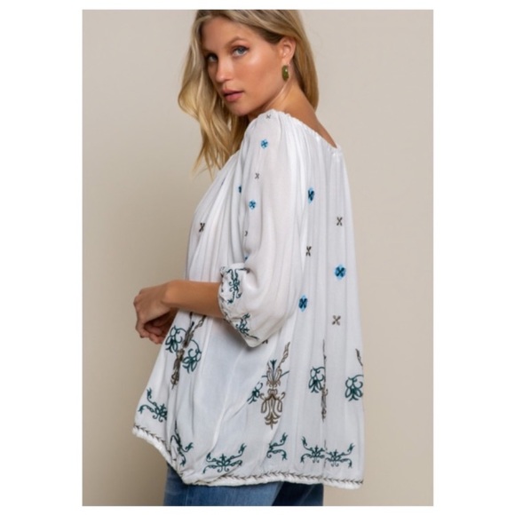 POL DAYLIGHT SAVINGS WOVEN EMBROIDERED RELAXED FIT TOP - Picture 5 of 7